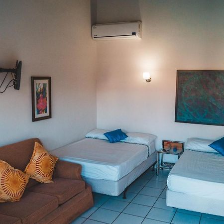 Courtesy Apartments Aruba Oranjestad Exterior photo
