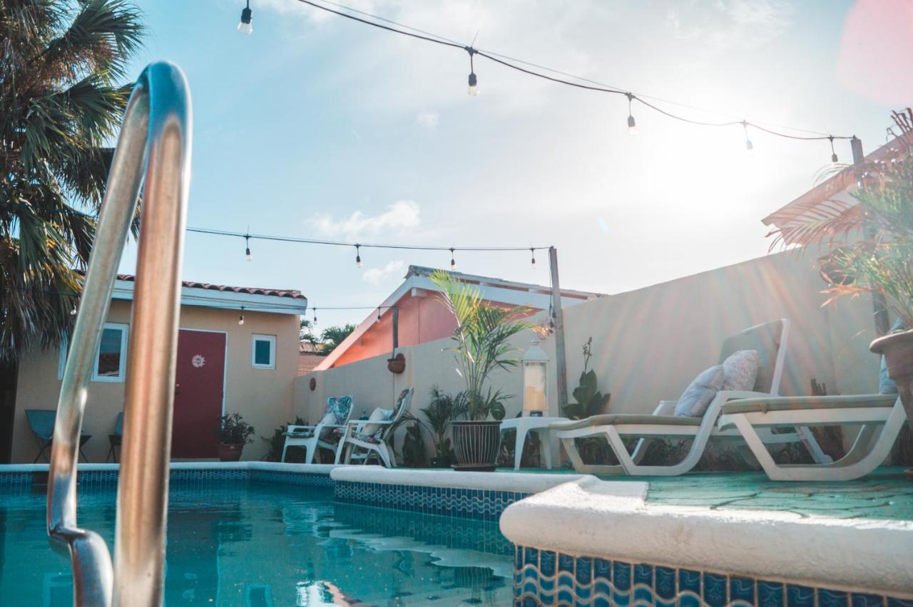 Courtesy Apartments Aruba Oranjestad Exterior photo